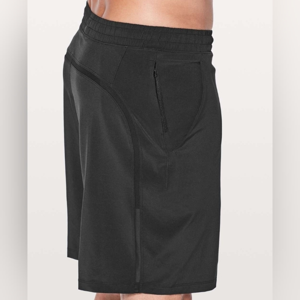 Lululemon Pace Breaker Out Of Mind 9" - Medium, Black